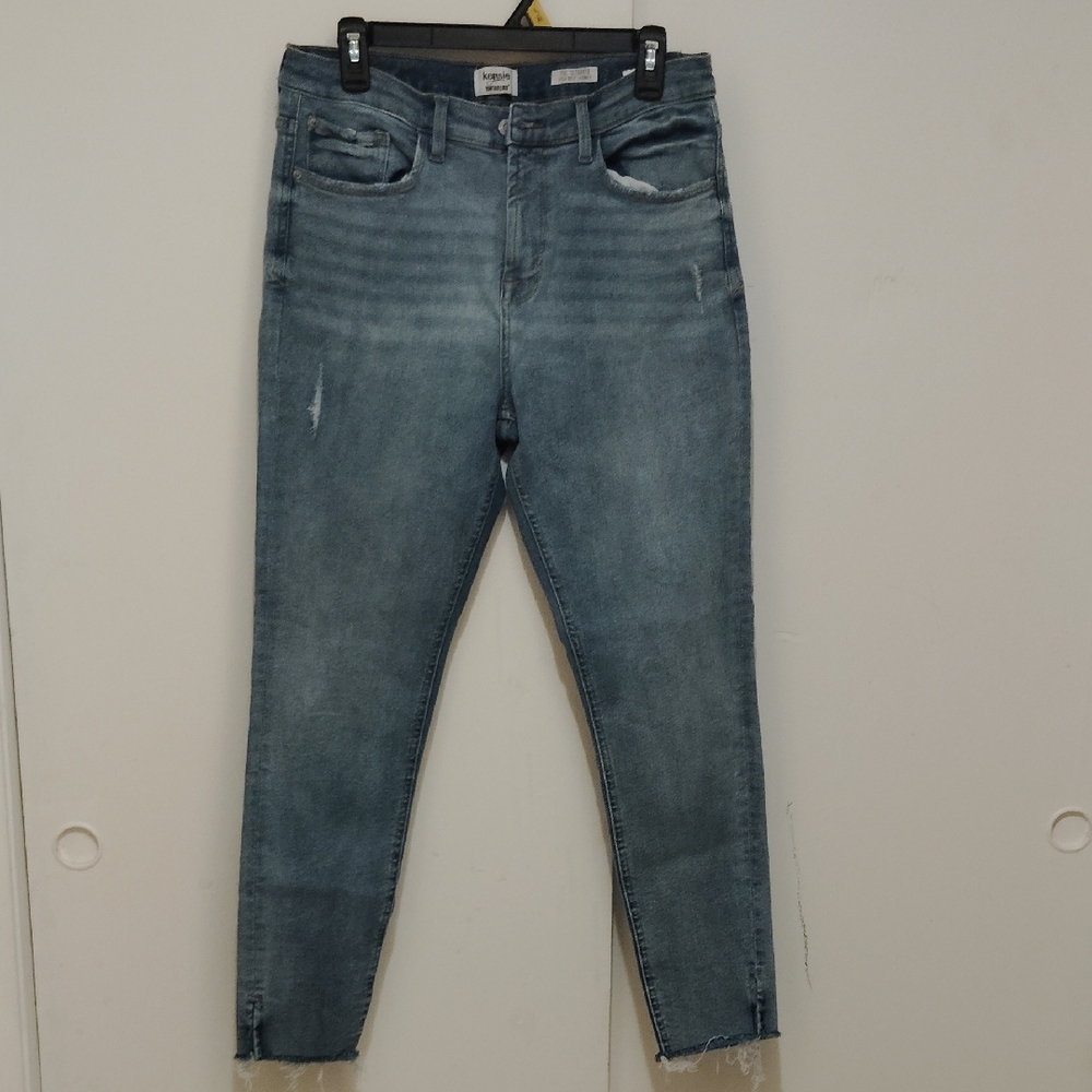 Kensie Blue Ankle Cropped Jeans with Distressed Details